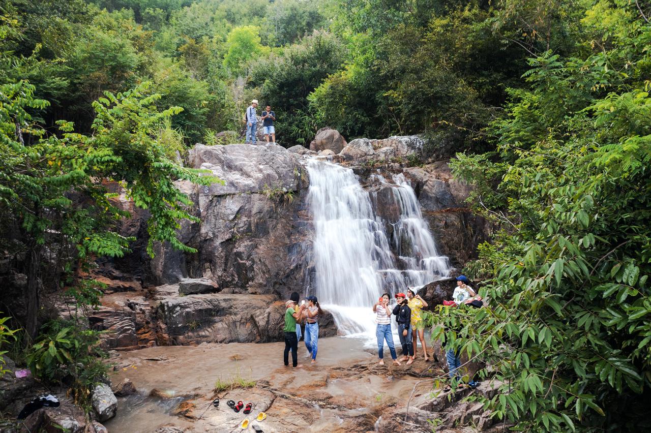 Impressive Mo waterfall Kon Tum