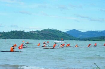 Bustling canoe racing festival on Po Co river in Gia Lai