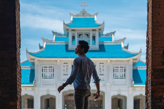 The Basilica of Our Lady of La Vang currently belongs to the Archdiocese of Hue. This place is widely known as one of the largest pilgrimage centers in Vietnam. Photo: Yoanes Naftalianto.