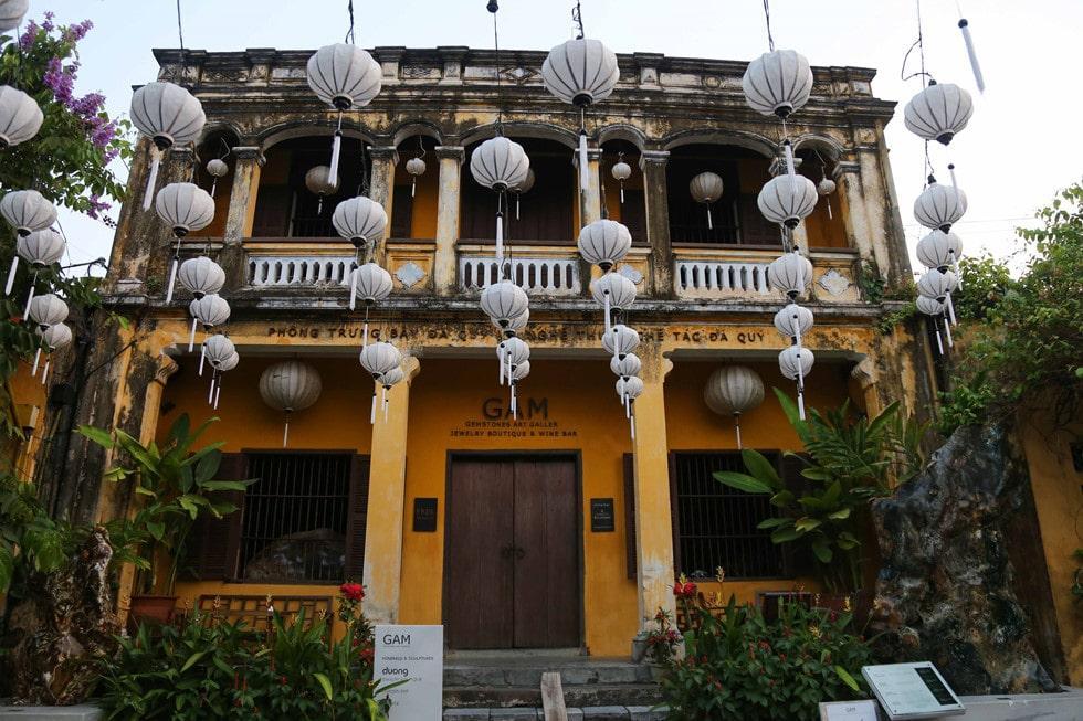 See the strangely simple Hoi An ancient town at dawn - photo 8