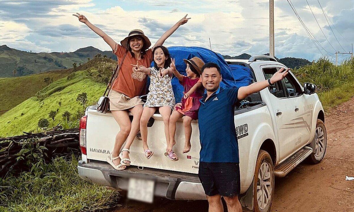 The Vietnamese family drove their car more than 10,000 km across Indochina
